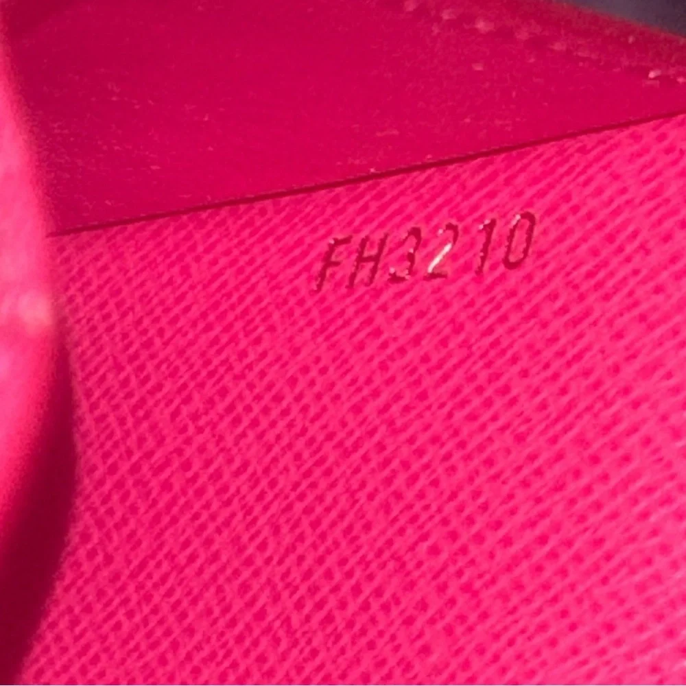 💞SOLD! Louis Vuitton Victorine Christmas Animation Wallet Monogram Rose Pivoine - Picture 12 of 15